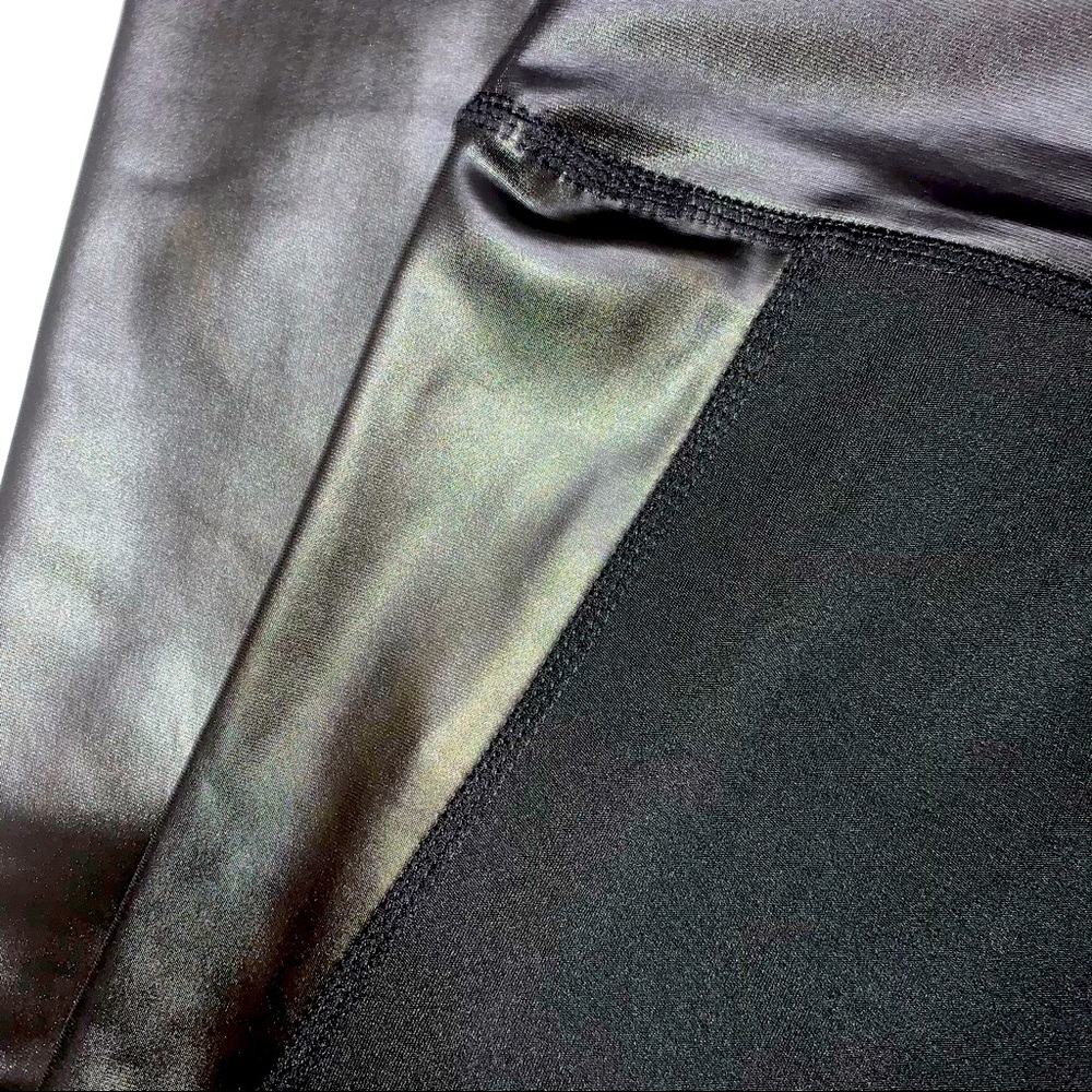 Matte Mesh Panel Shine Leggings - Picture 9 of 10
